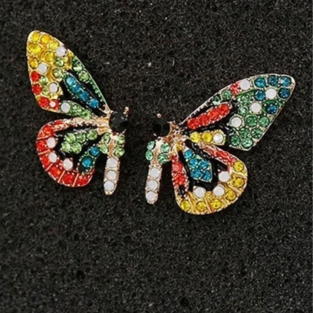 🦋 Free People hypoallergenic crystal butterfly studs 🦋